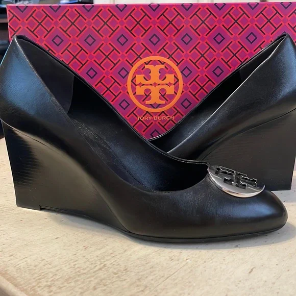 Tory Burch Shoes Tory Burch Alice Blacksilver 85mm Wedge With